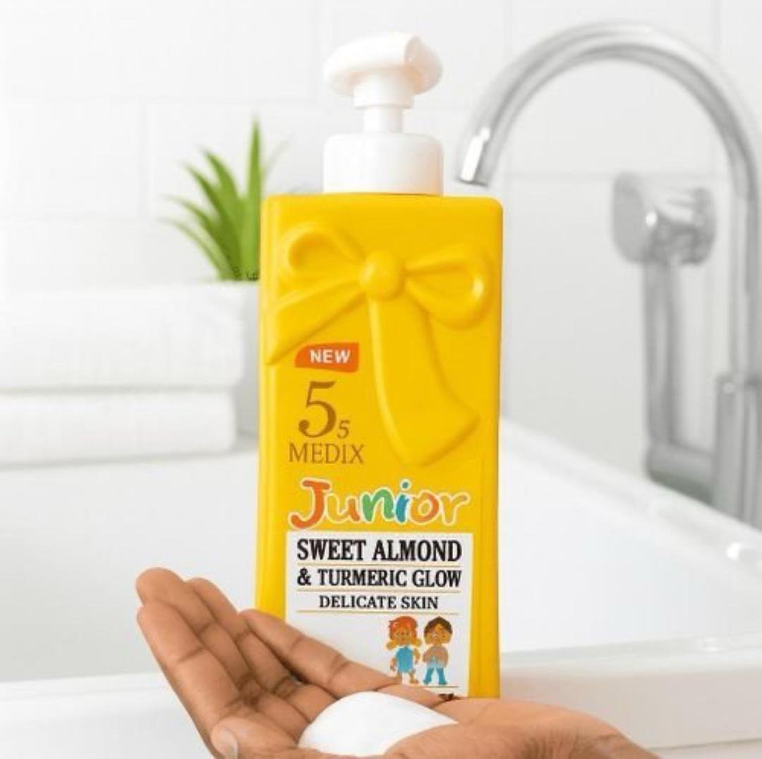 2025/11/1000129666.jpg Medix 5.5 Junior Sweet Almond + Turmeric Glow Body Wash - Image 1